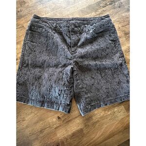 Vera Wang shorts size 8‎